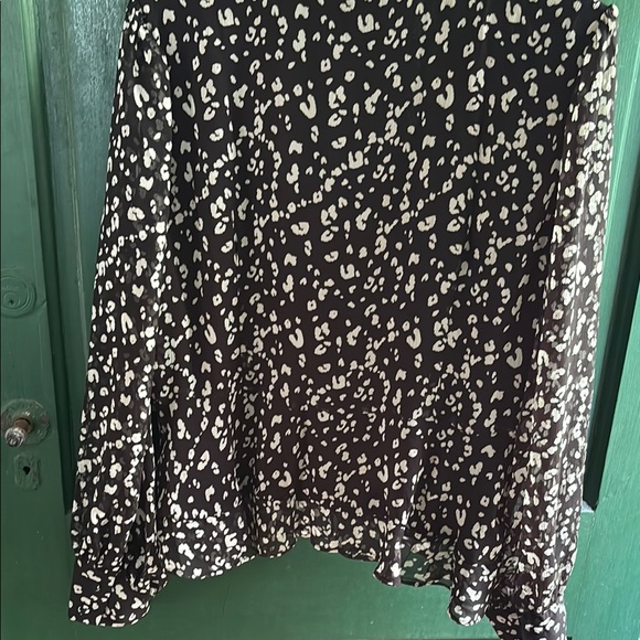 Nine West Ruffled Black and White Long Sleeve Blouse - Picture 7 of 9